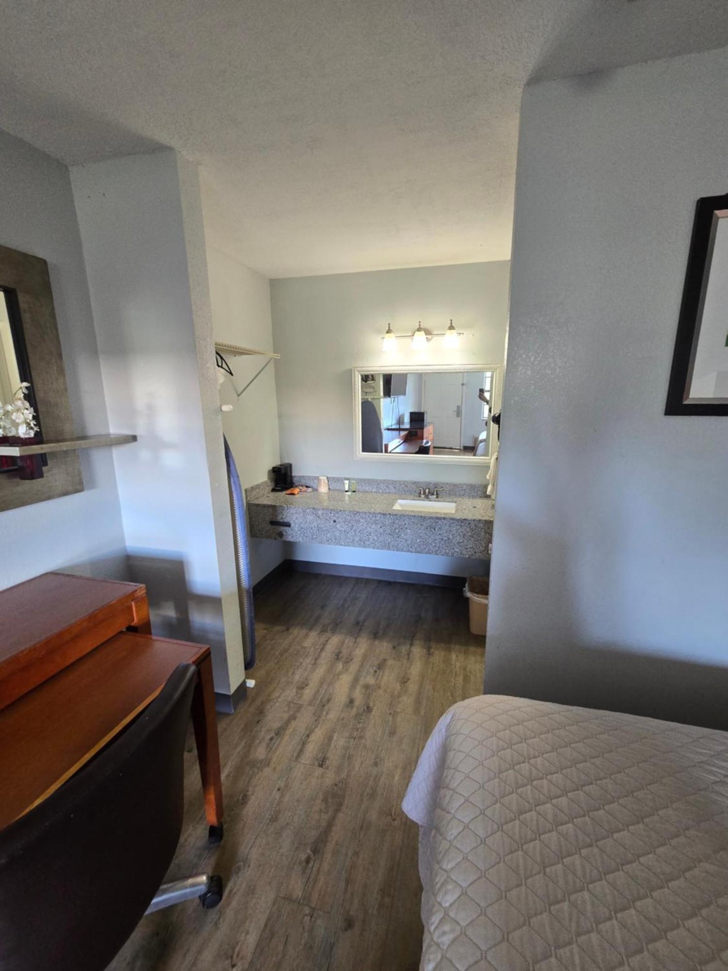 Best Price Motel & Suites Orange Exterior foto